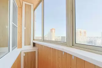 Отделка лоджии вагонкой