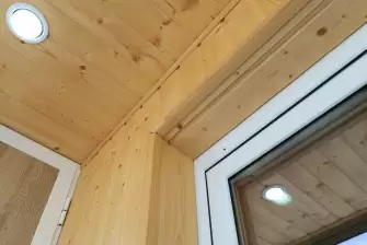 Отделка лоджии вагонкой