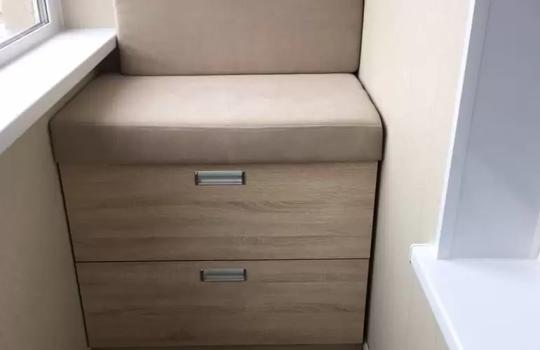 Тумбы с сидением